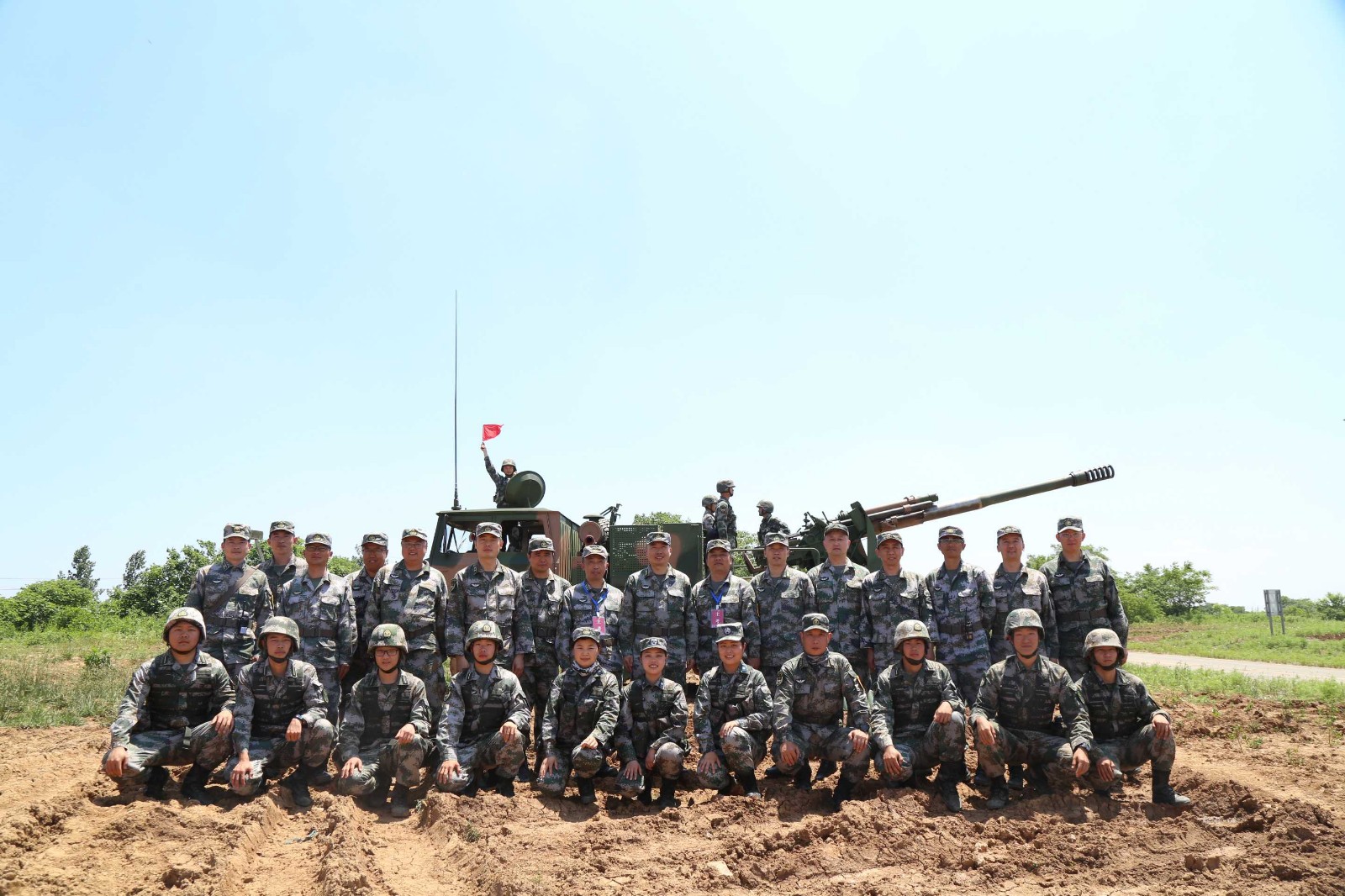 一本书写了二十七年记陆军炮兵防空兵学院南京校区教授尤新生