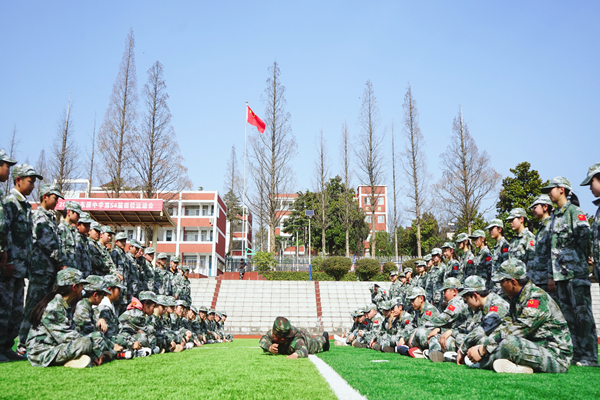 国防教育进校园