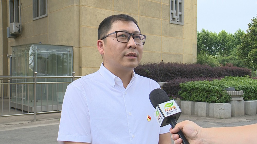 南京市五一劳动奖章获得者,市重点交通工程指挥长夏明:"他们5个人1个